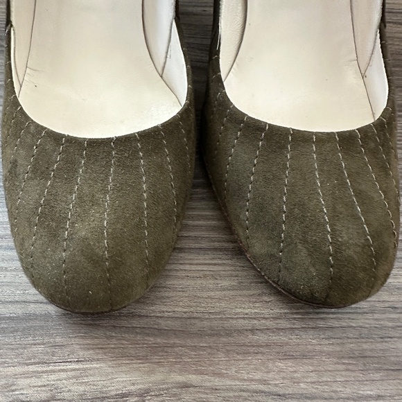 Marc Jacobs Green Suede Mary Jane  Pumps with Ankle Strap Size  6M - Picture 3 of 8